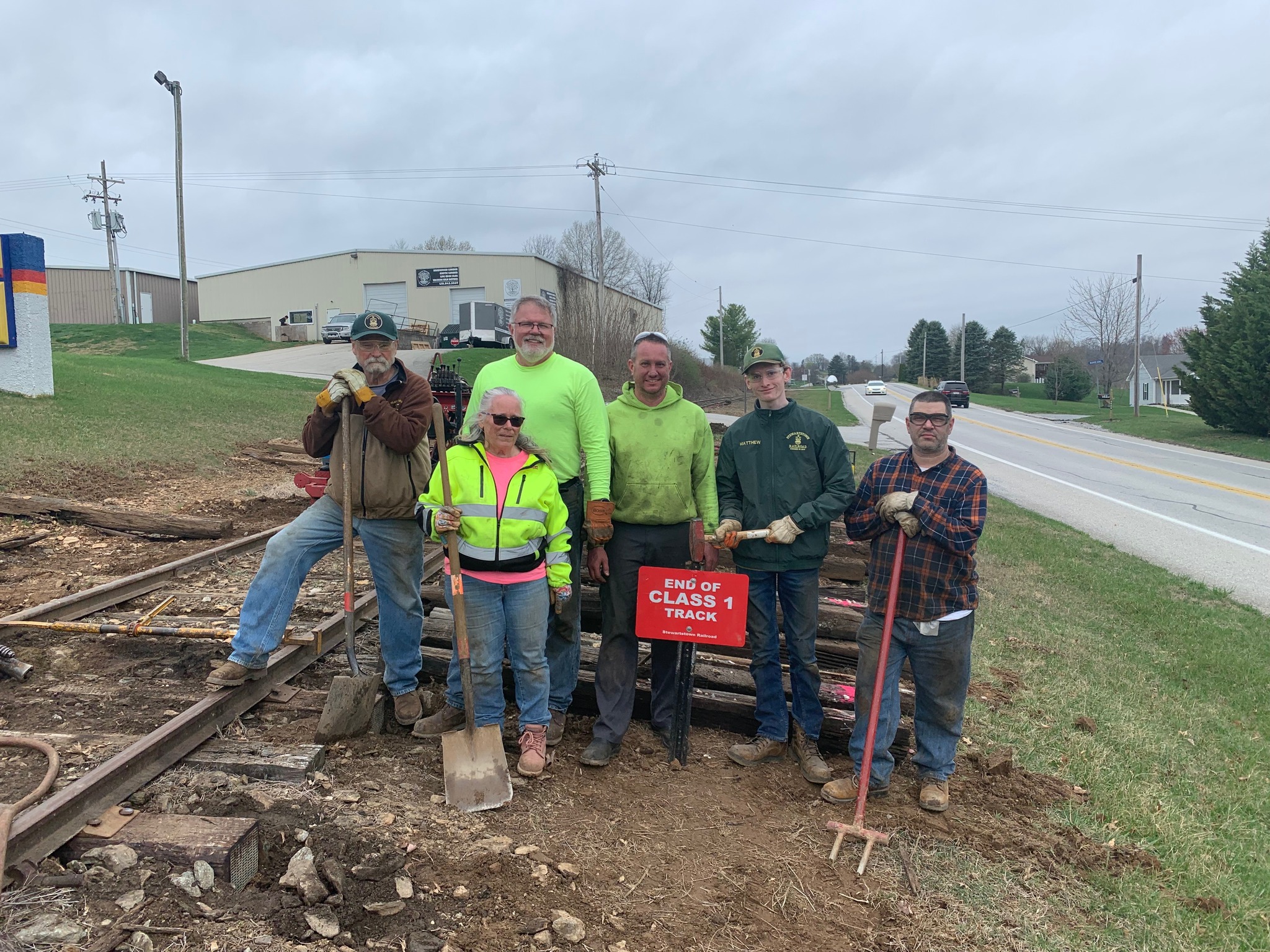 Friends volunteer crew on the line