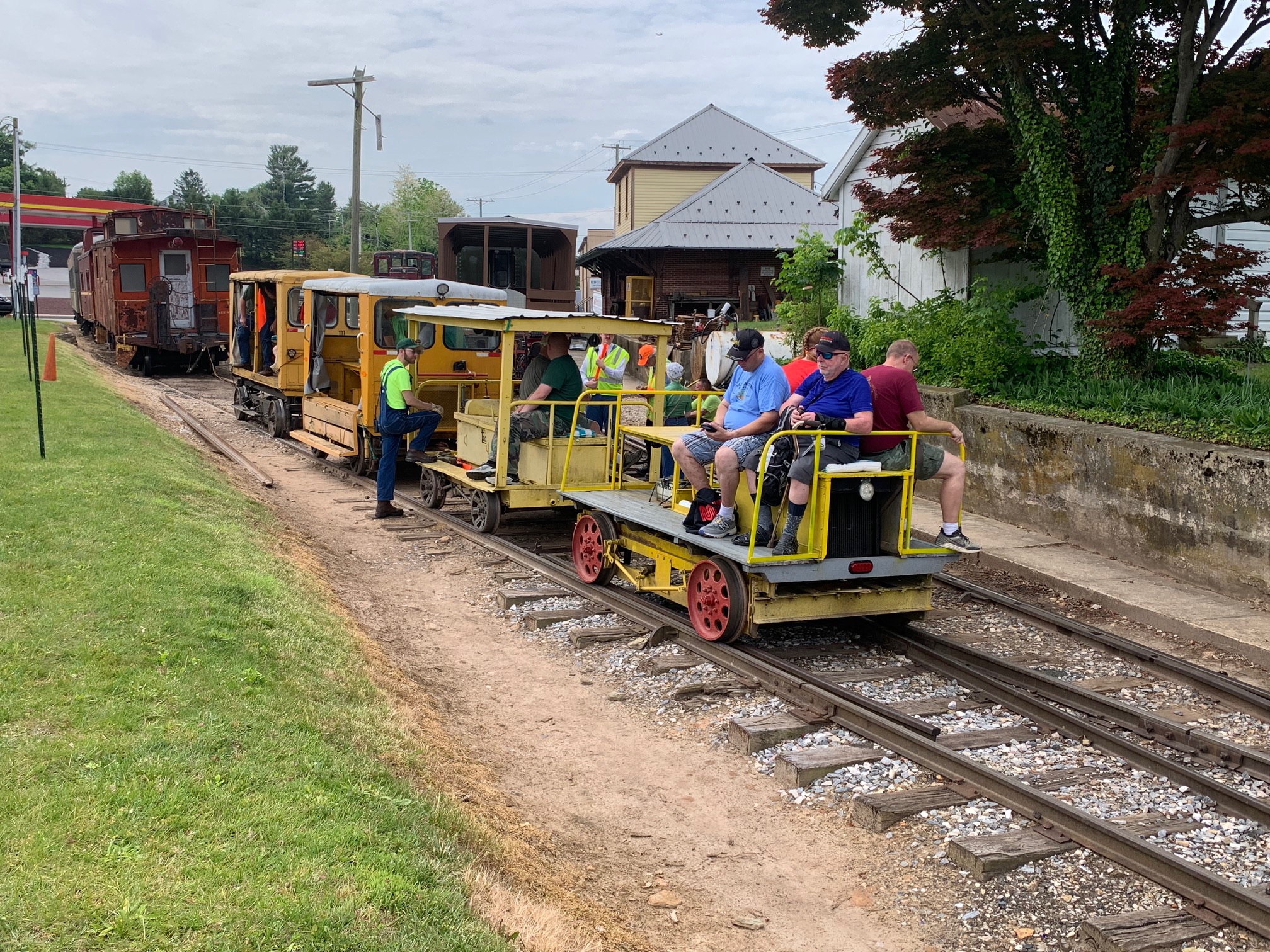Motorcars at Stewartstown Station